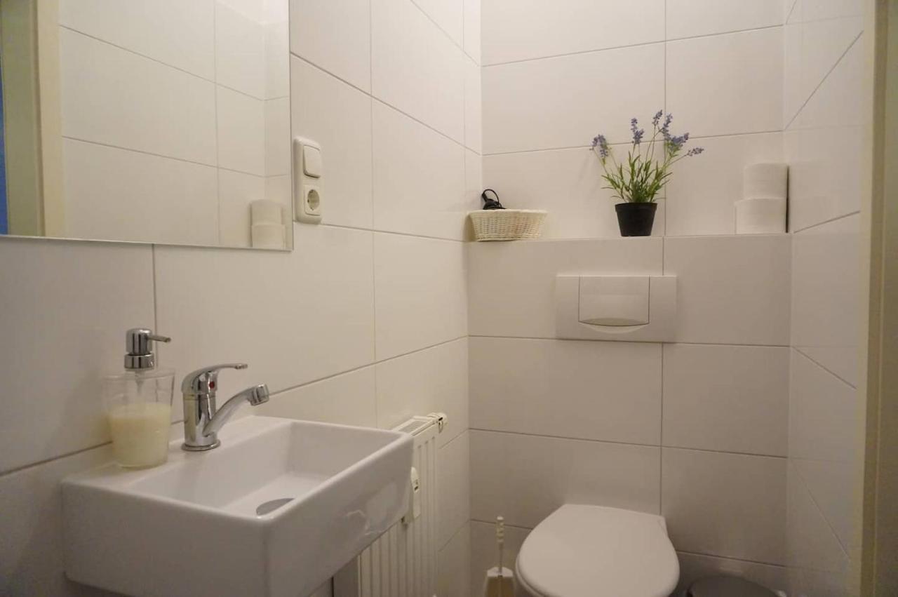 2 Bedroom Flat For Families & Calm Guests Appartamento