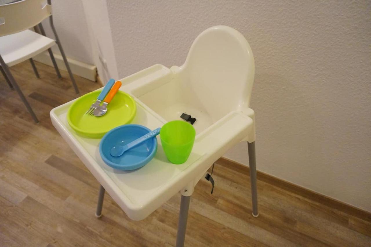 Appartamento 2 Bedroom Flat For Families & Calm Guests Berlino